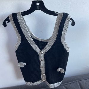 Black  cropped sweater  size S